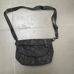 Camo purse